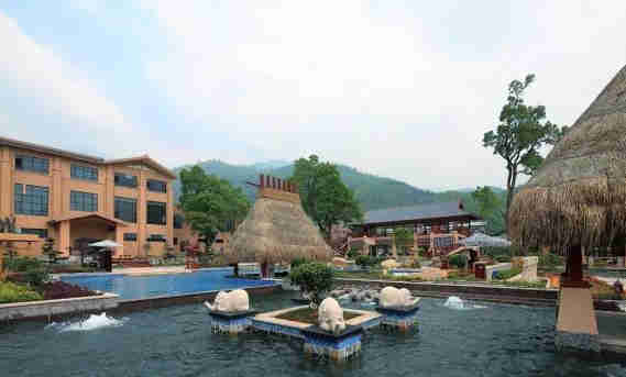 嶸源國(guó)際溫泉度假村